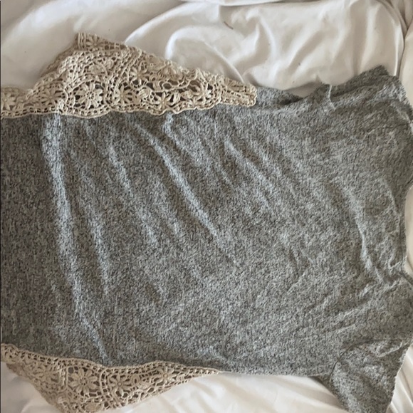 t-shirt - Picture 2 of 3